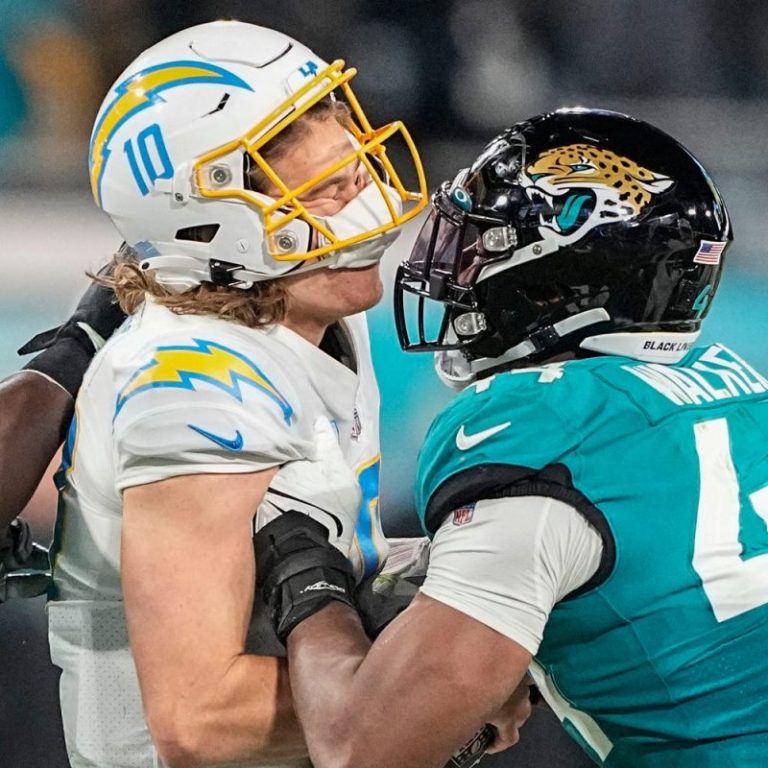 NFL winners, losers: Chargers fall apart while 49ers cruise