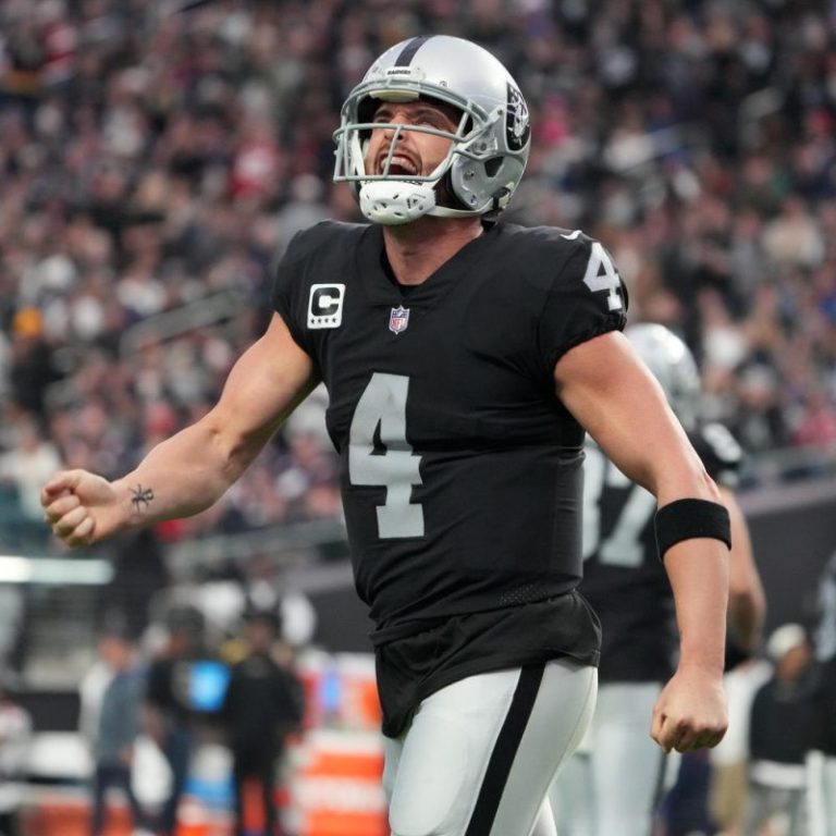 Derek Carr says goodbye to Raiders after benching, trade report