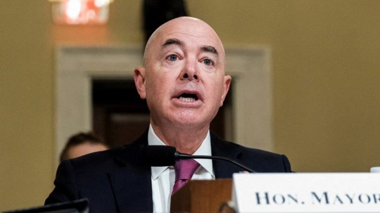 Former Biden official says admin’s latest action ‘normalizes’ White nationalist beliefs about migrants