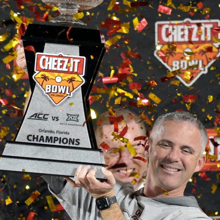 Florida State football coach gets raise, 3-year extension