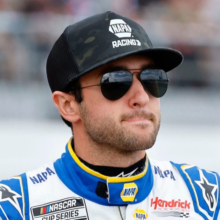 2020 NASCAR champ has surgery after injuring leg in snowboard accident