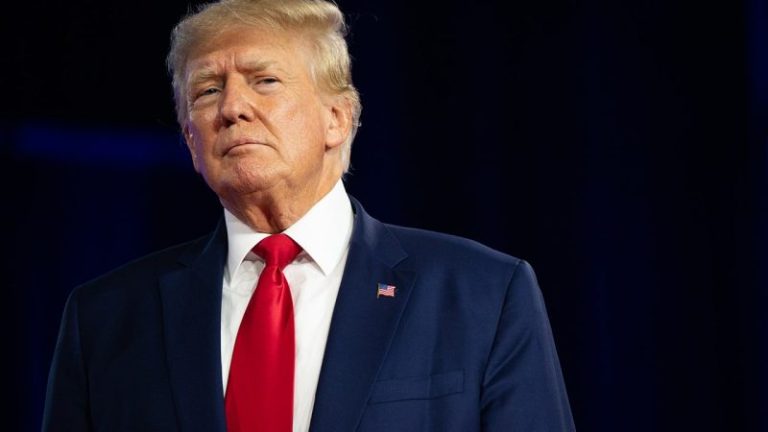 No handcuffs: Ex-prosecutor says Secret Service, NYPD could arrange polite Trump surrender