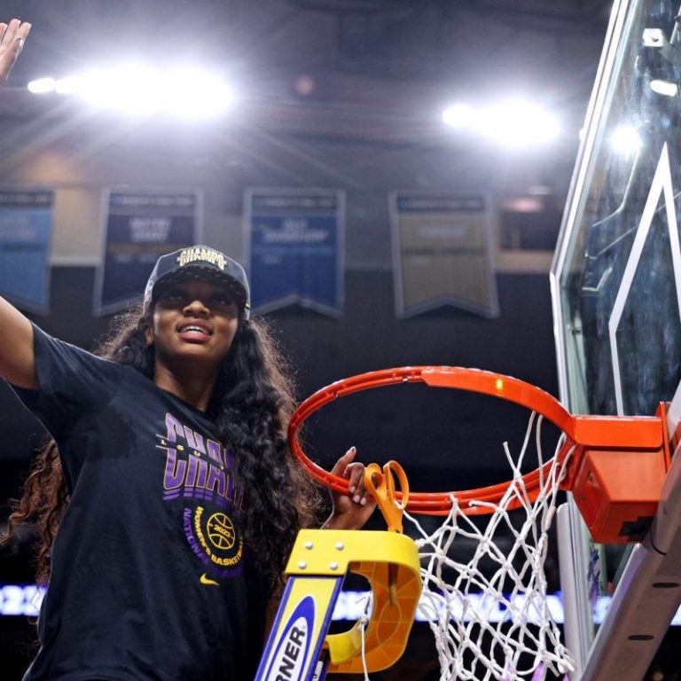 Angel Reese, LSU legend share emotional embrace after historic win