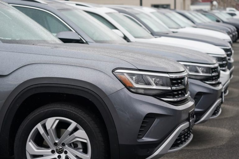 Volkswagen recalls 143,000 Atlas SUVs over glitch related to air bag