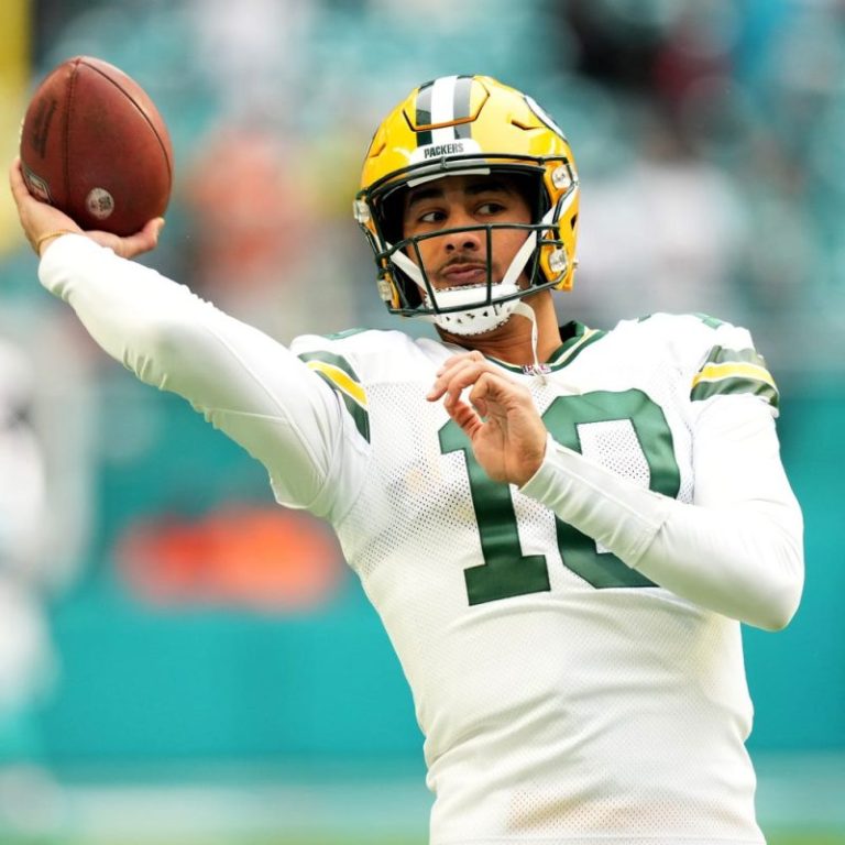 Jordan Love enters spotlight as Packers QB after Aaron Rodgers trade