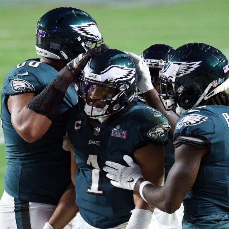 Star QB after big extension: ‘Money is nice. Championships are better’