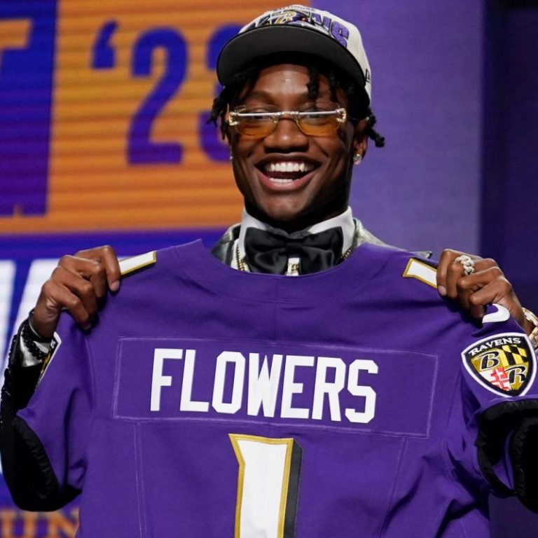 WATCH: Ravens rookie surprises dad with new car