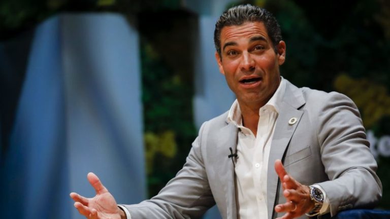 NYC Mayor Adams receives praise from unlikely GOP ally for comments on migrant crisis