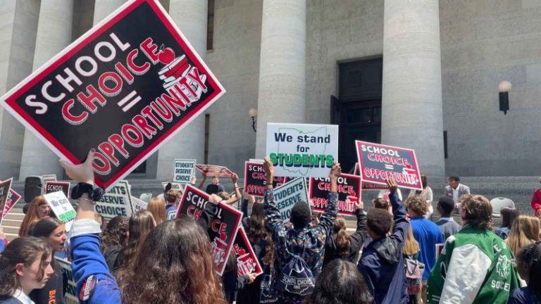 Ohio Republican lawmakers push for revised school voucher program