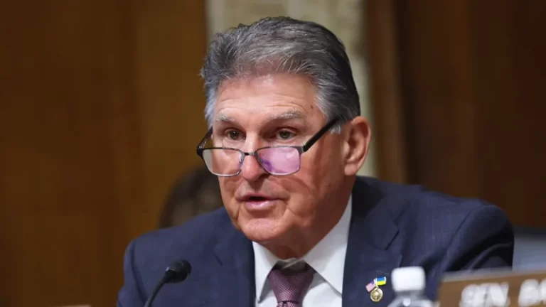 Dem senator urges Supreme Court to reinstate major gas pipeline