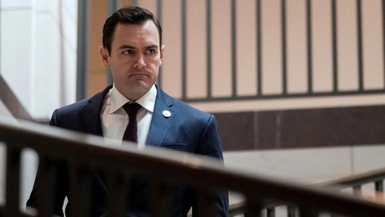 Gallagher rolls out ‘DADDY Act’ to block family of executive branch officials from foreign business work