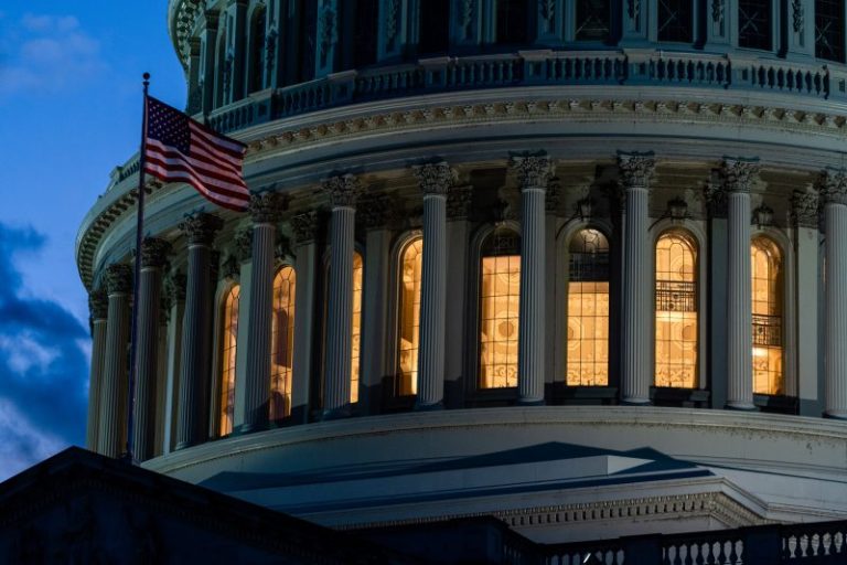 A short government shutdown wouldn’t crash the economy, but a long one holds risks