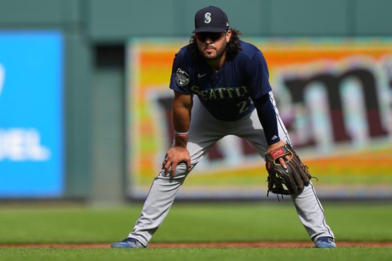D-backs acquire third baseman in deal with Mariners