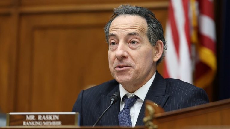 Top Oversight Democrat slams GOP for keeping Hunter Biden hearing out of public view