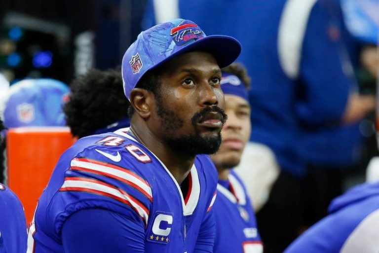 Bills star booked for alleged assault of pregnant woman