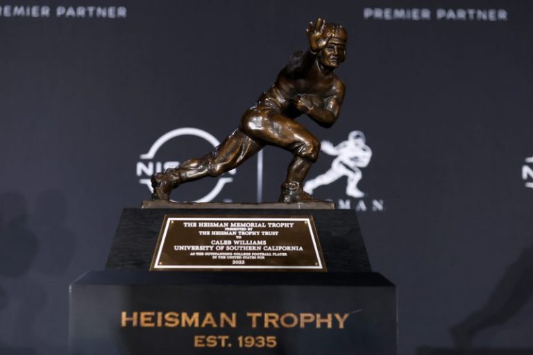 Heaviest sports trophies: Heisman carries plenty of weight