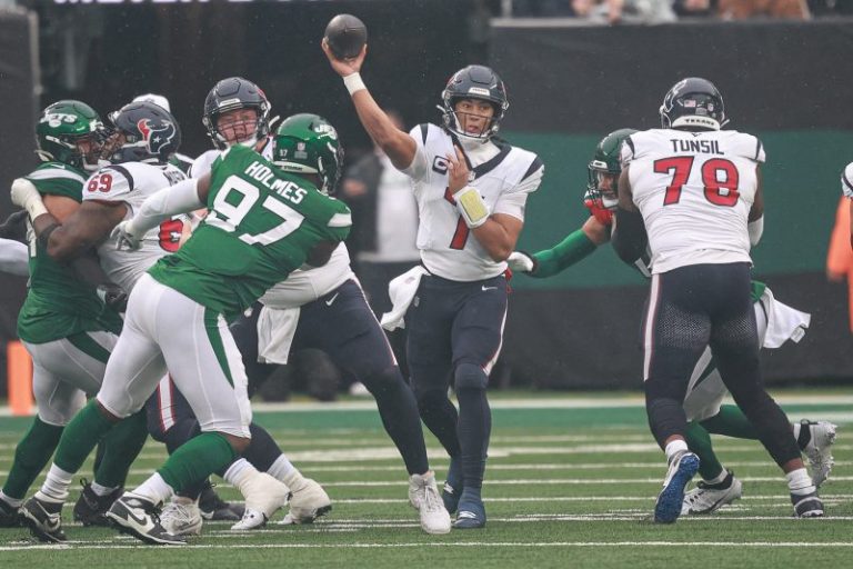 Stroud evaluated for concussion after Texans QB’s head hits deck vs. Jets