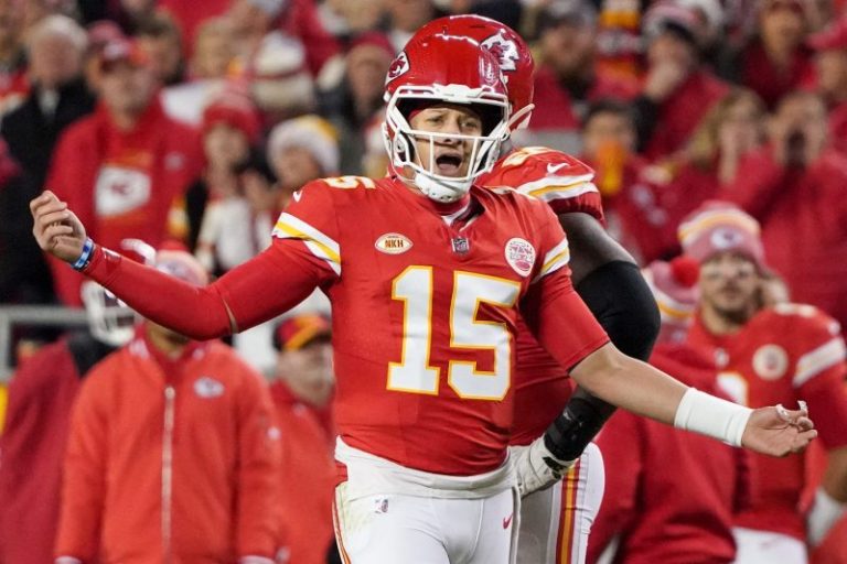 NFL Week 14 winners, losers: Chiefs embarrass themselves with meltdown