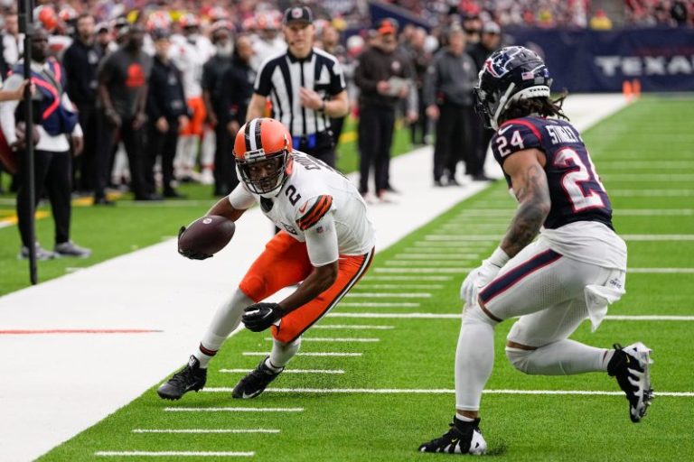 Amari Cooper shatters Browns’ receiving record with huge day