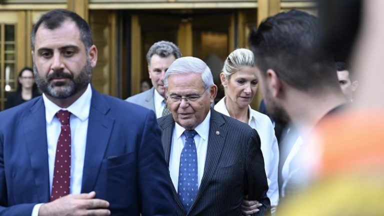 Prosecutors urge judge to reject Menendez’s plea for a delay in bribery trial