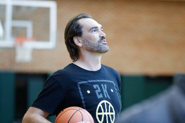 Ex-NBA player has dying heart. He waits for transplant his dad never got.
