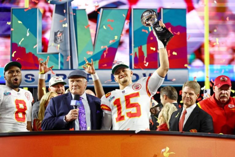 Current Super Bowl odds favor the NFL’s top seeds ahead of playoffs