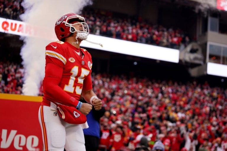 Ranking all 14 playoff-bound QBs by playoff résumé