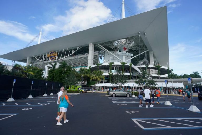 Bills fan killed outside Dolphins’ stadium after Week 18 game