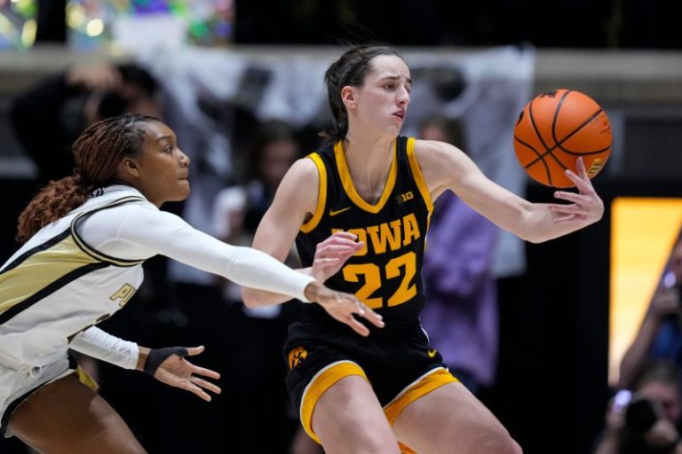 Will Iowa’s Caitlin Clark, USC’s Juju Watkins get road wins?