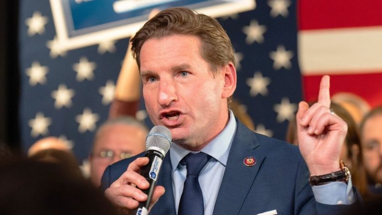 Democratic presidential candidate announces campaign layoffs, vows to remain in race: ‘Really tough day’