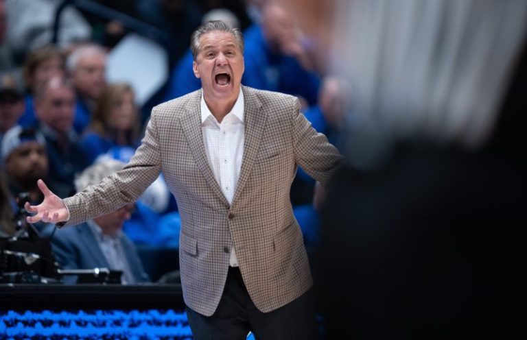 John Calipari to return to Kentucky for 16th season, AD says
