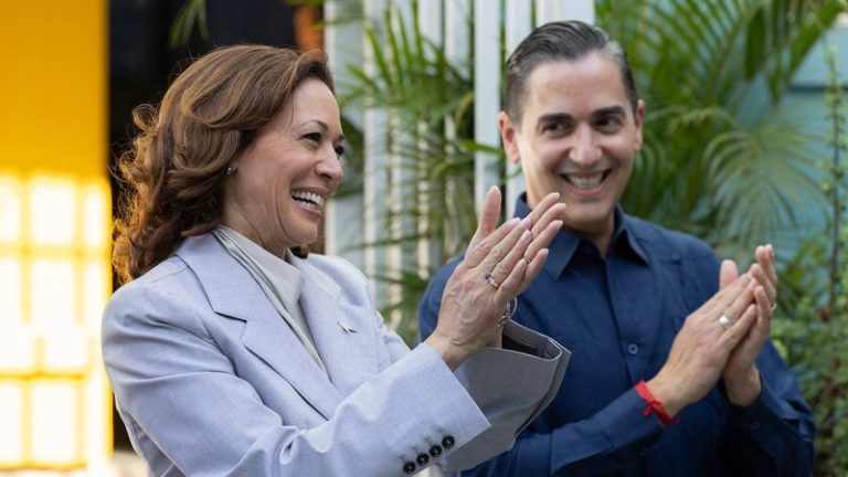 Kamala Harris claps to Puerto Rico protest song, stops once aide translates what they’re actually singing