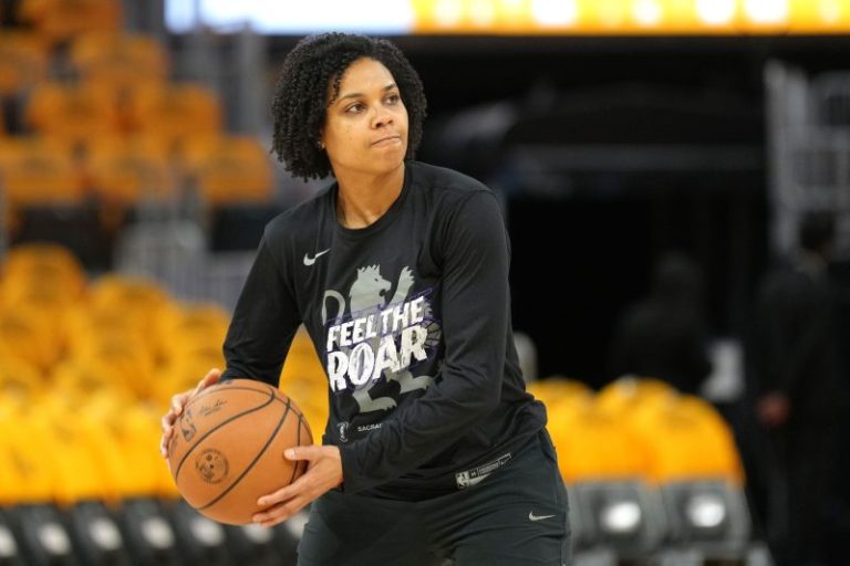 Report: Ex-WNBA No. 1 pick, now G-League coach to interview with Hornets