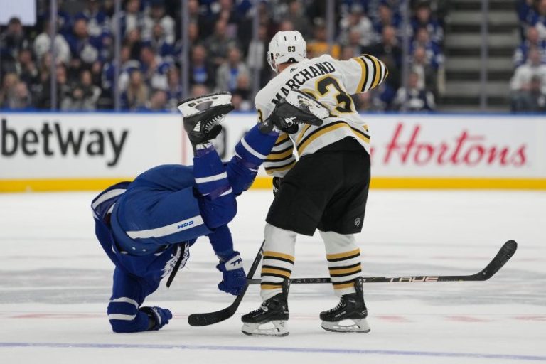 Maple Leafs coach: Bruins star ‘elite’ at getting away with penalties