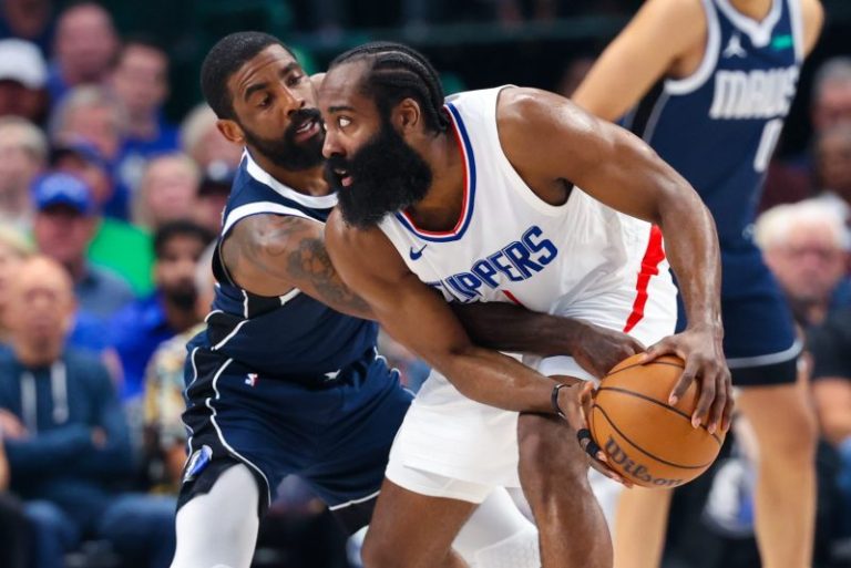 Clippers blow 31-point lead before edging Mavericks in wild Game 4