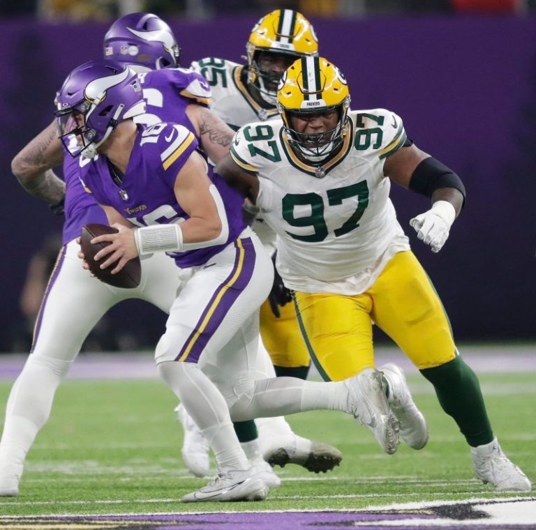 Packers agree to three-year extension with Pro Bowler on eve of camp