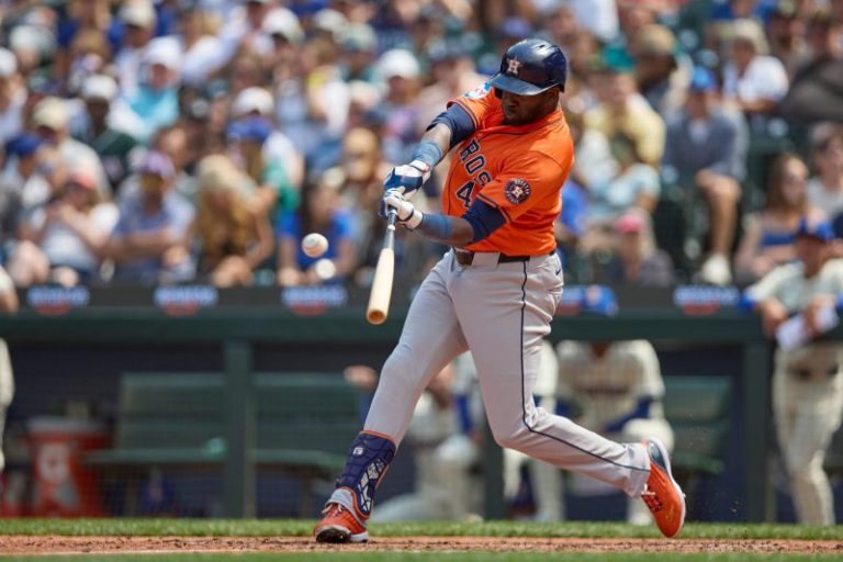 Astros’ Alvarez hits for cycle in loss to Mariners