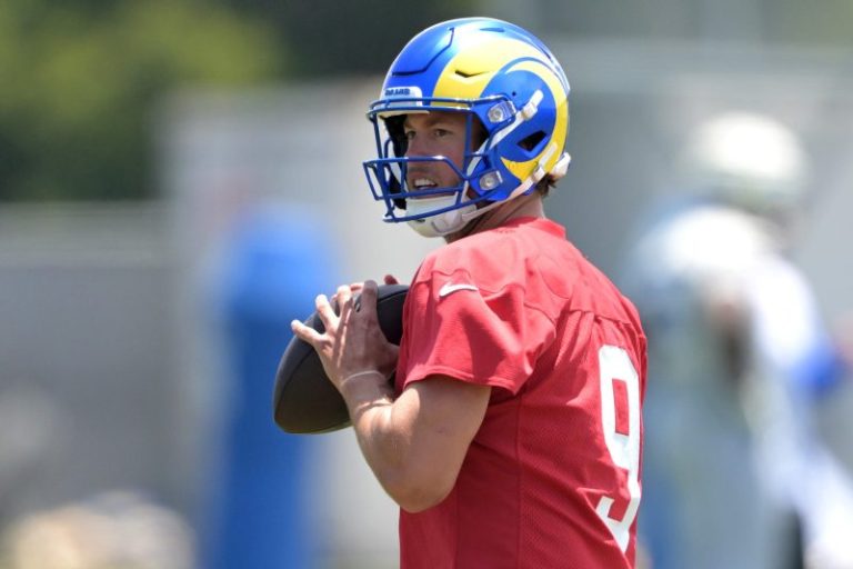 Matthew Stafford reports to training camp after Rams, QB modify contract
