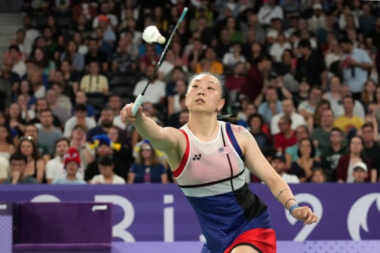 Snoop Dogg gets candid commentary feedback from badminton player