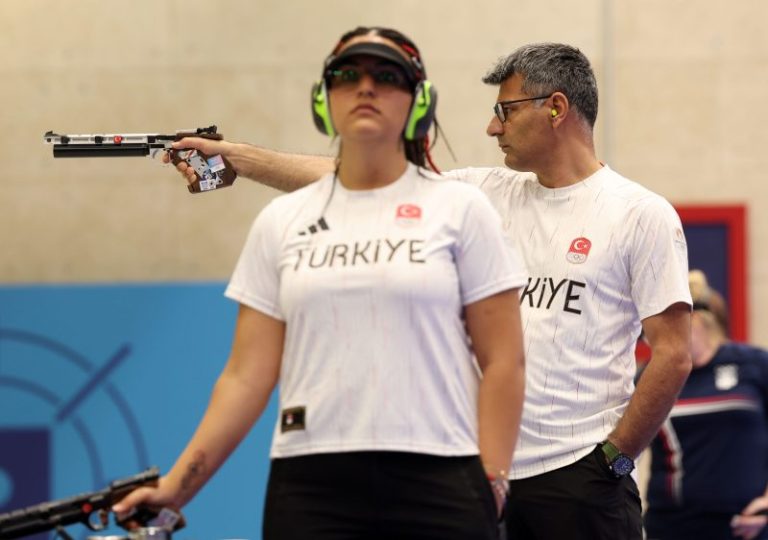 Turkish pistol shooter whose photo went viral draws iconic comparison