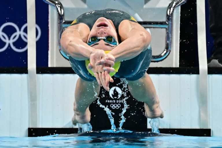 Regan Smith takes silver in 200 backstroke as Aussie dominates