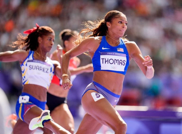 USA’s Thomas advances to women’s 200m semis; Jackson withdraws