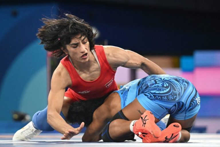 Indian wrestler Vinesh Phogat abruptly retires after DQ at Olympics