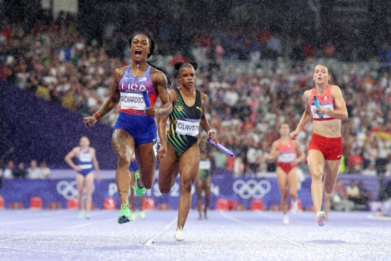 US women win gold medal in 4×100 relay. How they did it