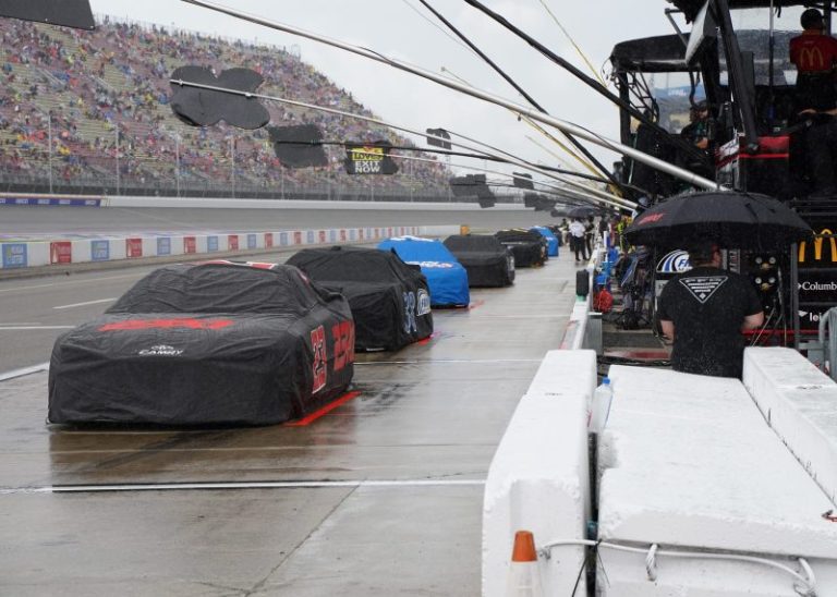 NASCAR Michigan race halted by rain after Stage 1, resumes Monday