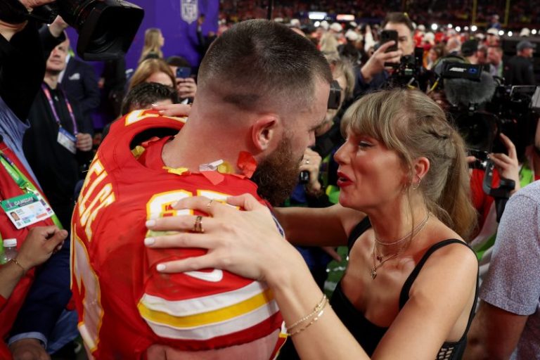 Is Travis Kelce better with Taylor Swift at his games? Here are the stats