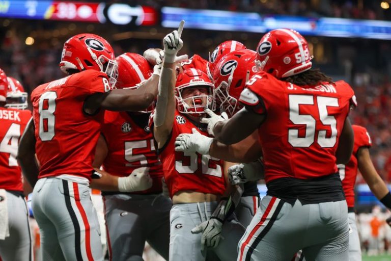 Georgia holds off Texas for No. 1 spot in coaches poll after Week 4