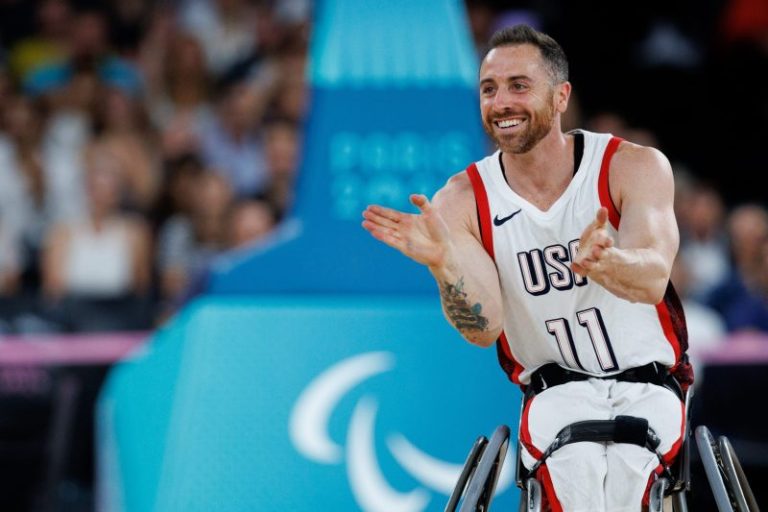 US wheelchair basketball team routs France before raucous fans