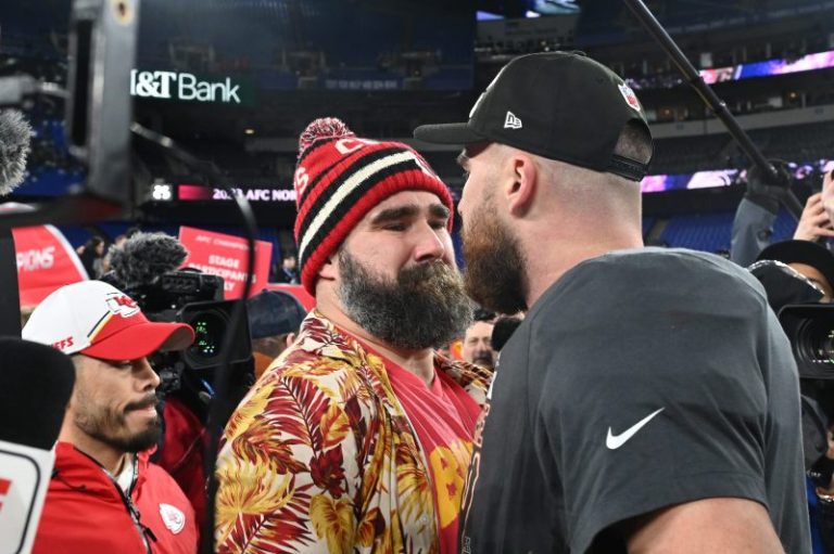 Kelce brothers kick off new podcast season talking Chiefs three-peat