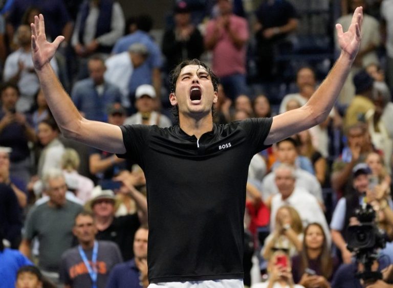 Finally! Taylor Fritz breaks through, advances to US Open final